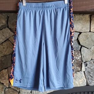 Youth Large Under Armour shorts like new!